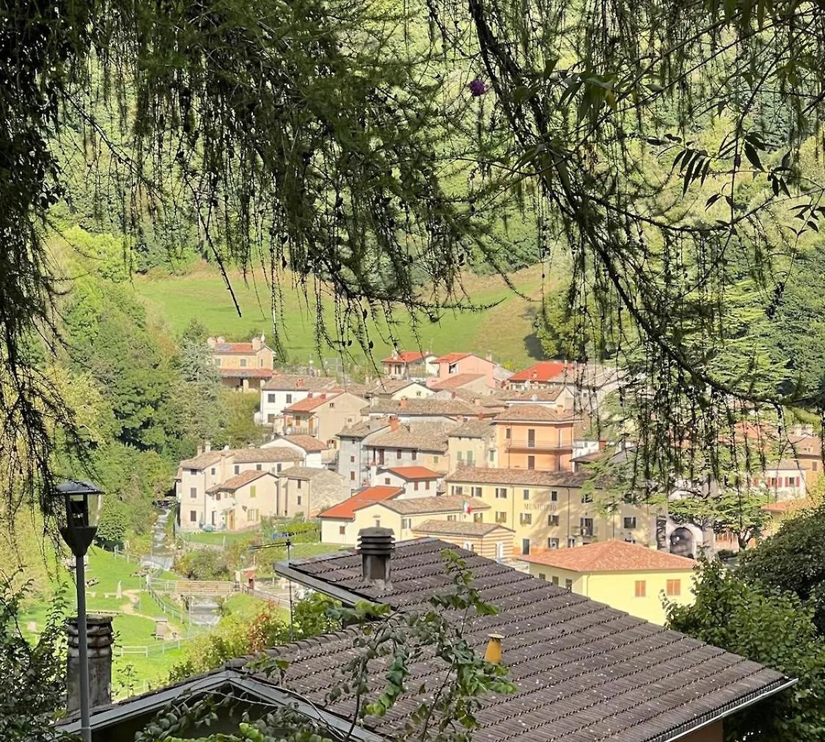 Casa Ferrara Di Monte Baldo 빌라 이탈리아